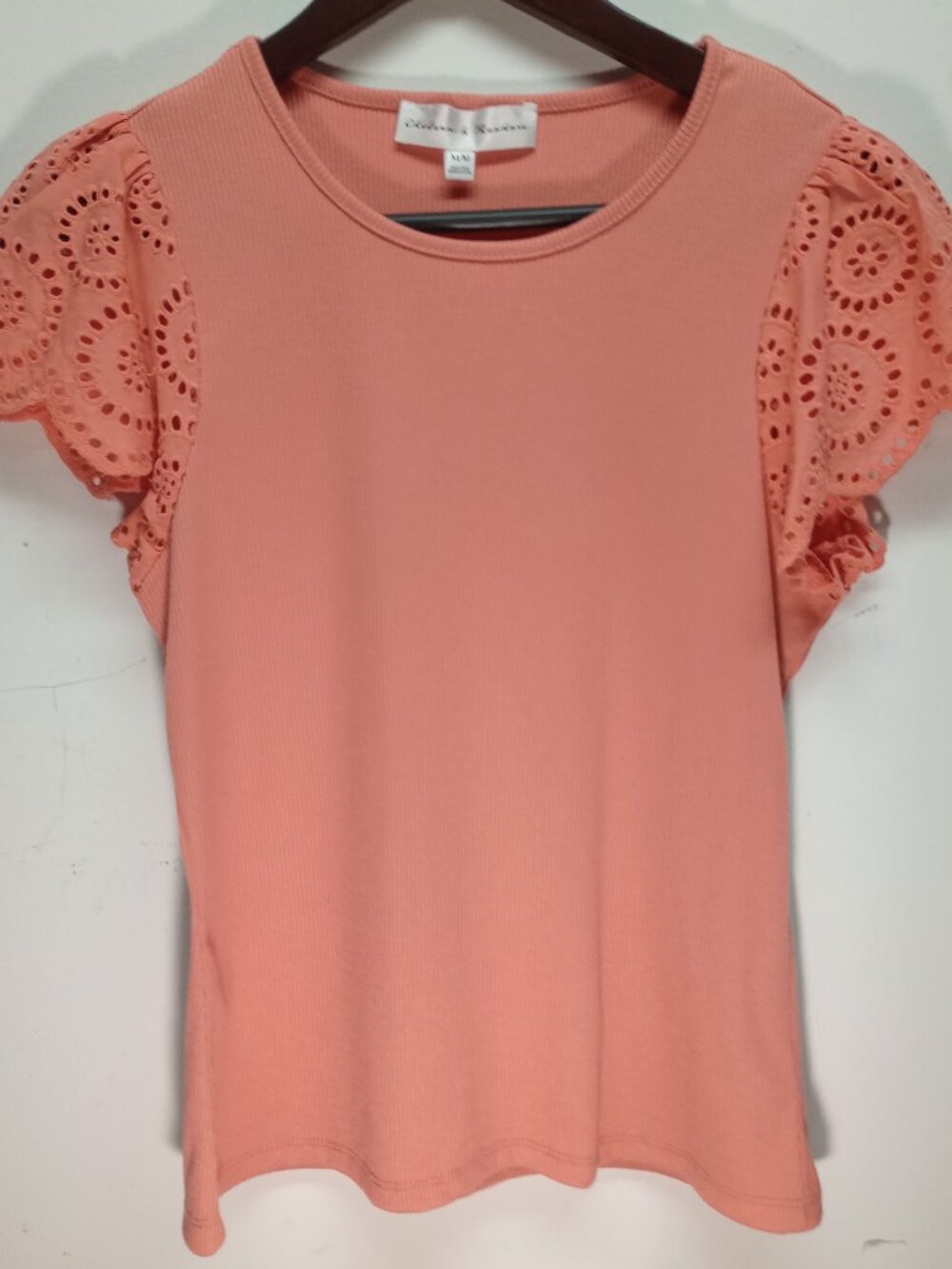 Chelsea & Theodore Soft Coral / Apricot Eyelet Flutter Sleeve Ribbed Knit Top M